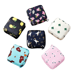 Mini trousse de toilette carrée, plusieurs motifs
