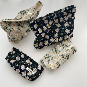 Trousse de maquillage femme broderies pâquerettes